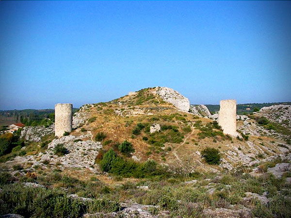 Les Tours de Castillon au Paradou